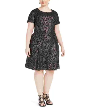 Robbie Bee Women's Floral Short Sleeve Jewel Neck Above The Knee Fit   Flare Party Dress Black Size 3X